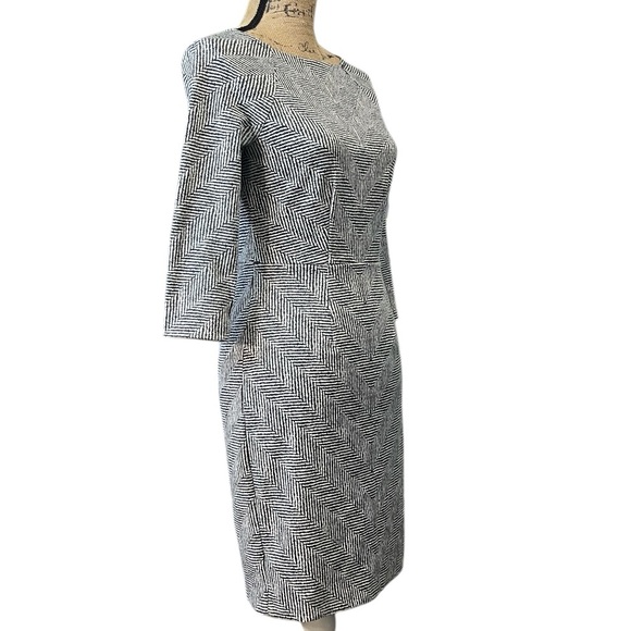 The Limited EC Black and white Herringbone Knee Length Design Dress. Size 0 - Picture 3 of 7